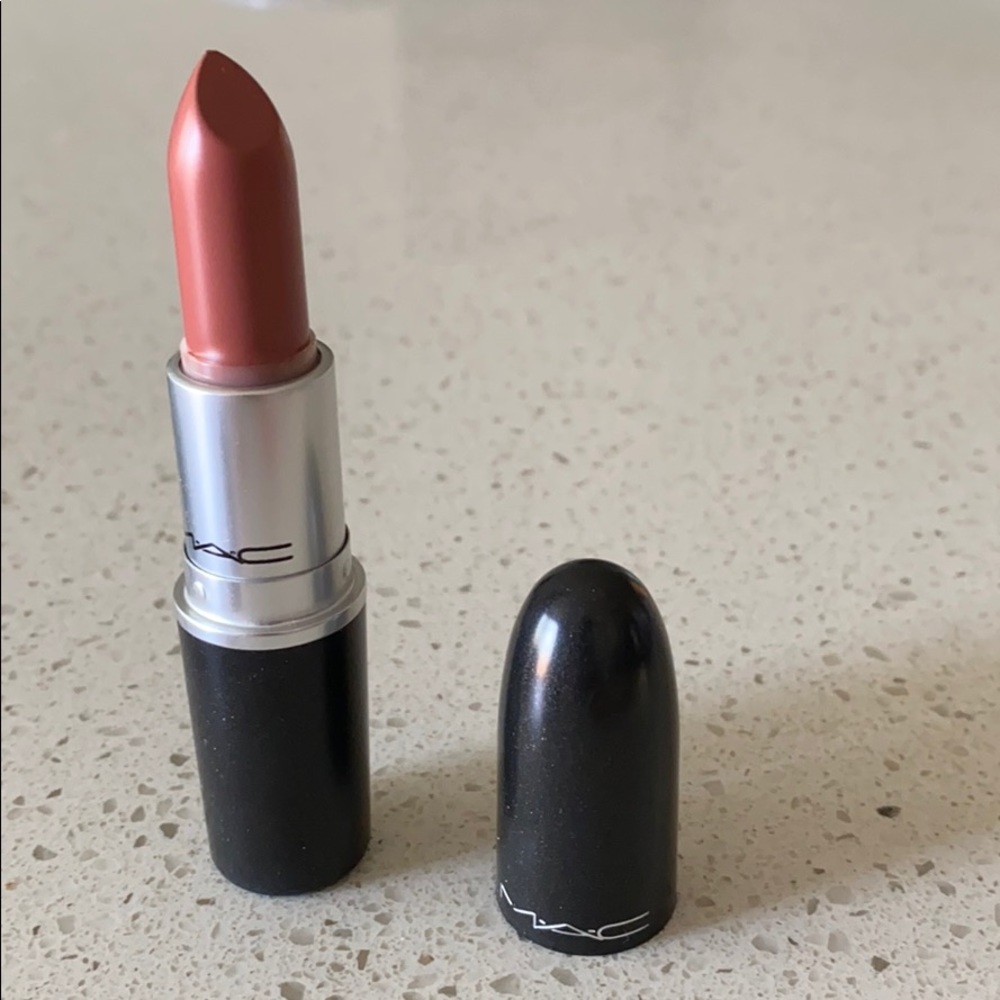 MAC matte lipstick- velvet teddy